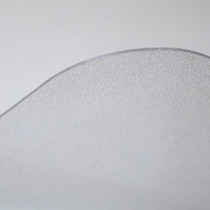 Коврик защитный для напольных покрытий Brabix поликарбонат 90х120 шагрень, толщина 1,8 мм (604850)