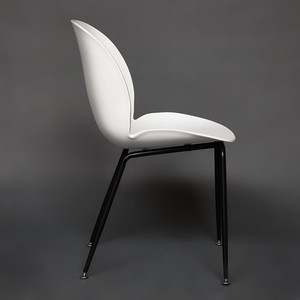 Стул TetChair Secret De Maison Beetle Chair (mod.70) ножки черный, сиденье и спинка белый