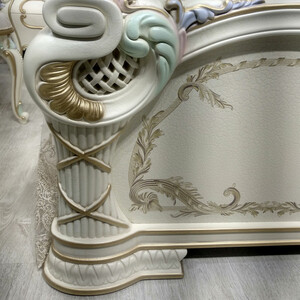 Спальня Мэри Людовик №3 цвет слоновая кость кракелюр, ручная роспись цветными патинами и золотом, 1800х2000