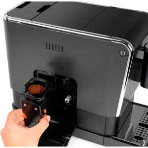 Кофемашина автоматическая Black+Decker BXCO1470E